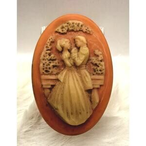 Vintage Cameo Resin Trinket Box W/Courting Couple Design